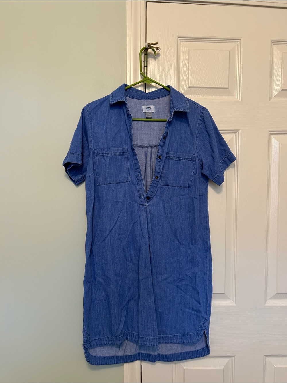 Old Navy Lightweight Chambray Shirt Midi Dress in Denim Blue